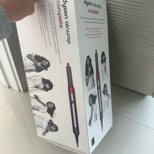 Dyson air wrap complete NWT